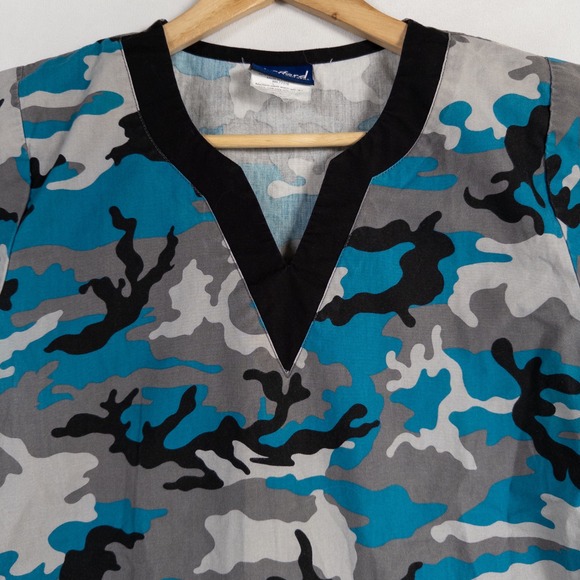 Tafford Uniforms Scrub Top Women Small Blue Gray Camo Print Short Sleeve Pockets - Picture 2 of 9